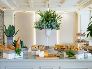 Daily buffet breakfast for a fee - Atlantis Bay - The Leading Hotel of the World (Taormina)