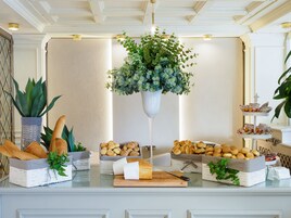 Desayuno buffet todos los días (con cargo)