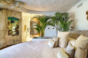 Presidential Suite (Atlantide) | Premium bedding, minibar, in-room safe, individually decorated