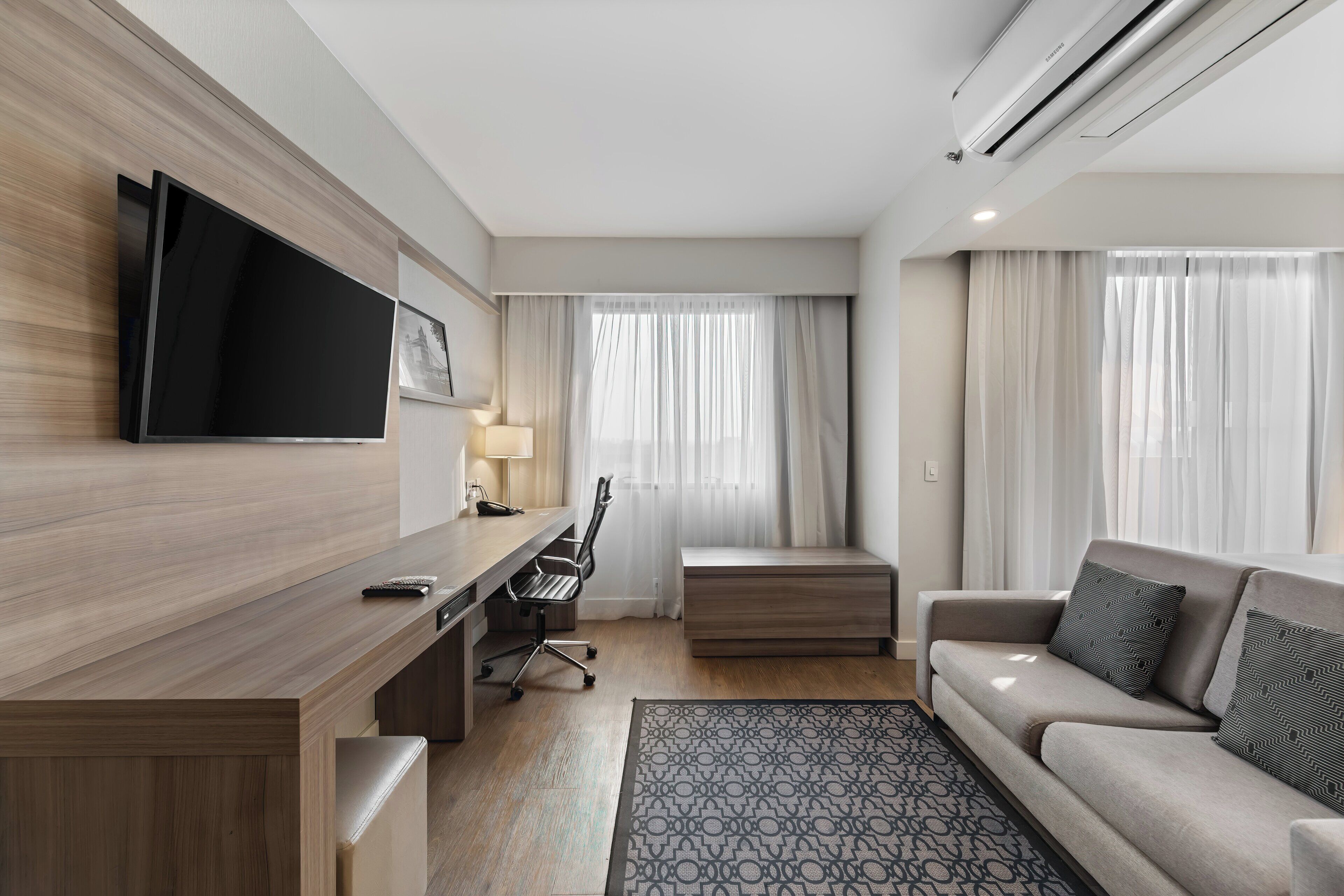 1 bedroom, minibar, in-room safe, desk