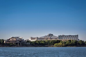 Exterior - Gaylord Texan Resort & Convention Center (Grapevine)