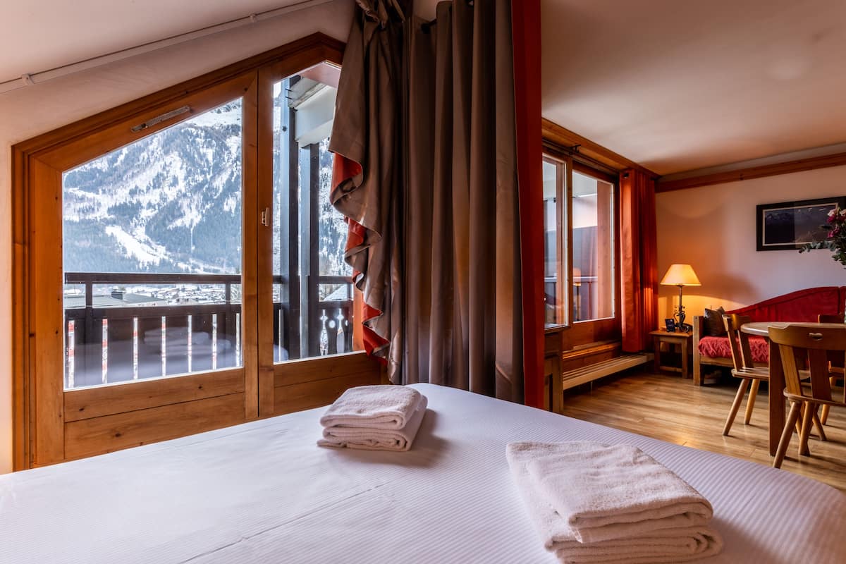 Studio Suite, Mountain View | In-room safe, blackout drapes, soundproofing, free cribs/infant beds