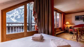 Studio Suite, Mountain View | In-room safe, blackout curtains, soundproofing, free cots/infant beds