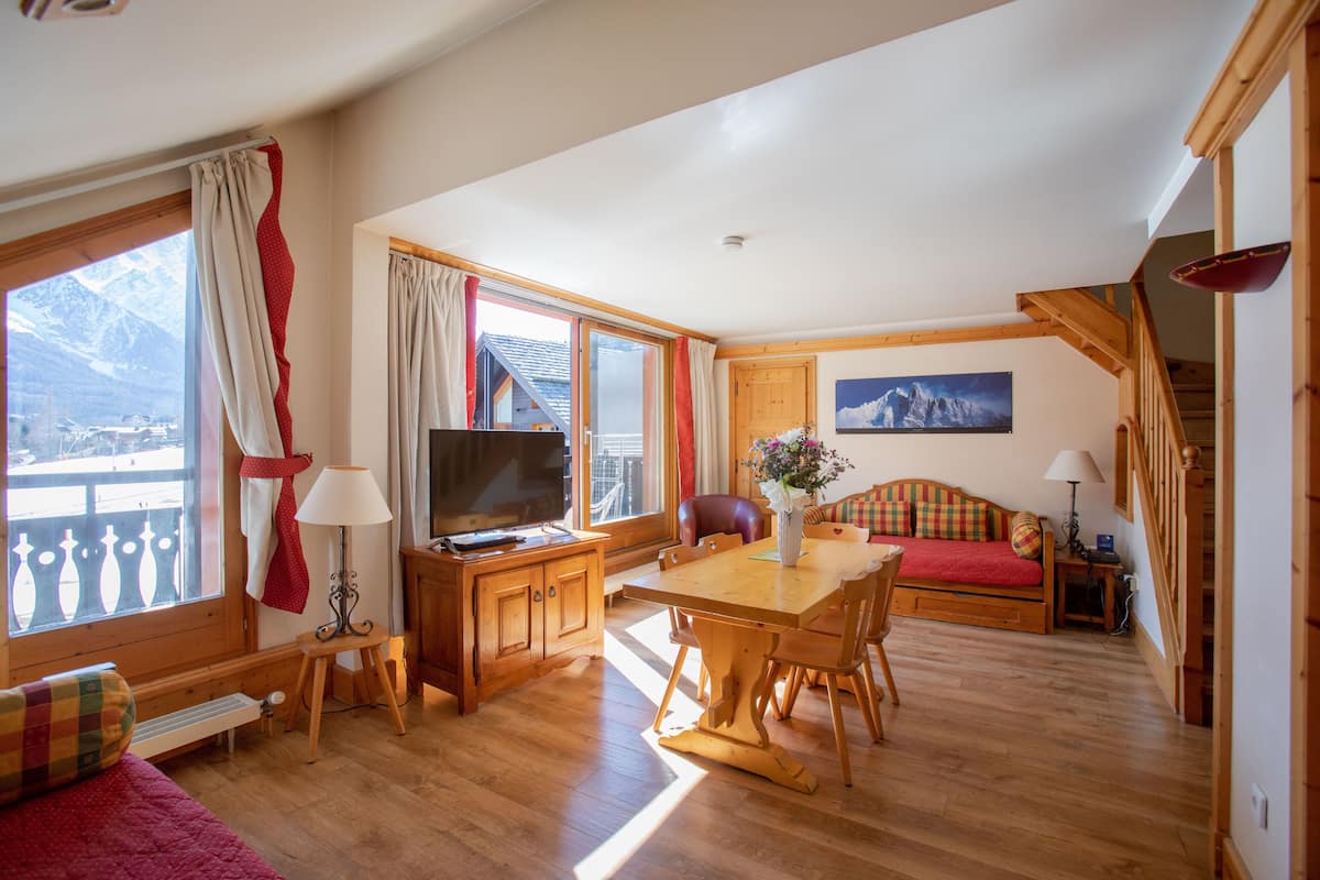 Suite, 1 Bedroom | In-room safe, blackout drapes, soundproofing, free cribs/infant beds