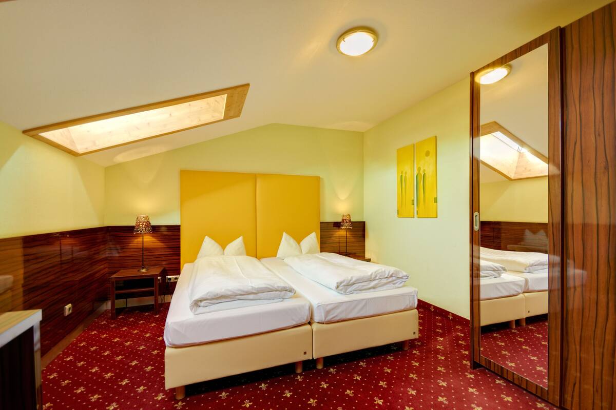 Minibar, desk, rollaway beds, free WiFi