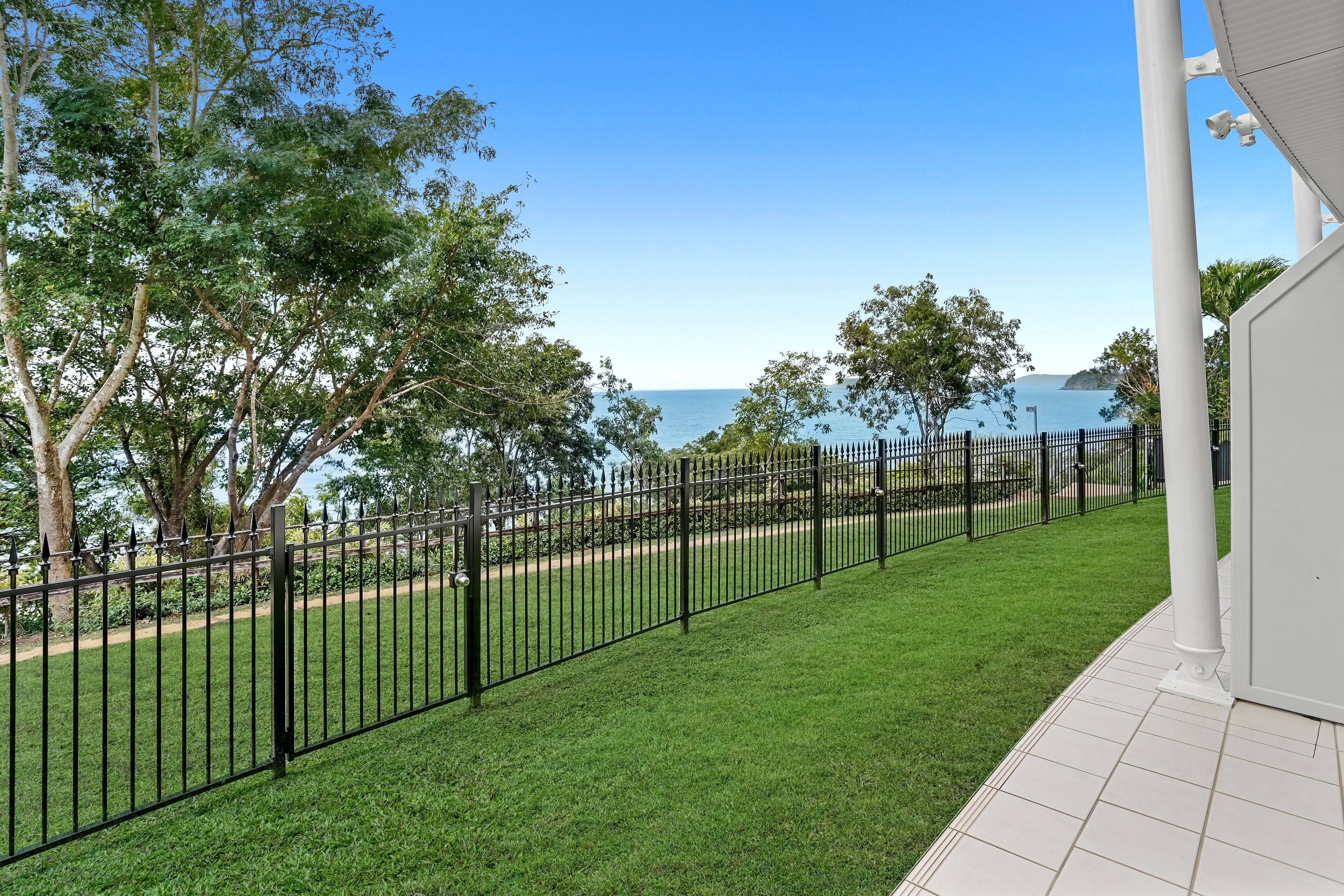 deluxe ocean view studio apartment | terrace/patio