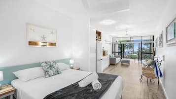 Deluxe Ocean View Studio Apartment | 1 bedroom, in-room safe, individually furnished, desk