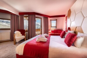 1 bedroom, in-room safe, desk, blackout drapes - Royal Ours Blanc Boutique Hôtel & Spa (Huez)