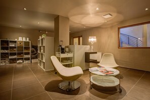Behandlungsräume für Paare, Sauna, Whirlpool, Dampfbad