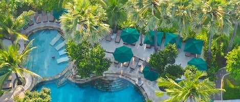 2 outdoor pools, pool umbrellas, pool loungers