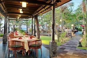 4 restaurants, lunch, dinner served; Italian cuisine