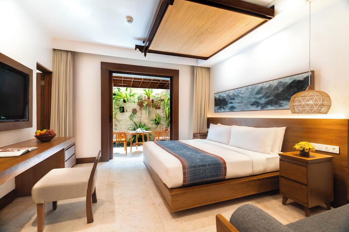 1 bedroom, in-room safe, desk, blackout curtains