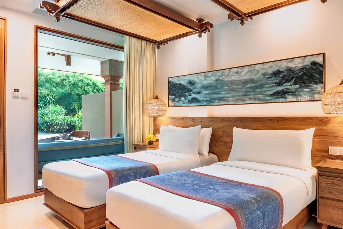 Superior Family Room | 1 bedroom, in-room safe, desk, blackout drapes