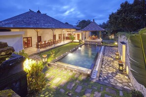 Royal Suite Two Bedroom Pool Villa | 1 Schlafzimmer, Minibar, Zimmersafe, individuell dekoriert
