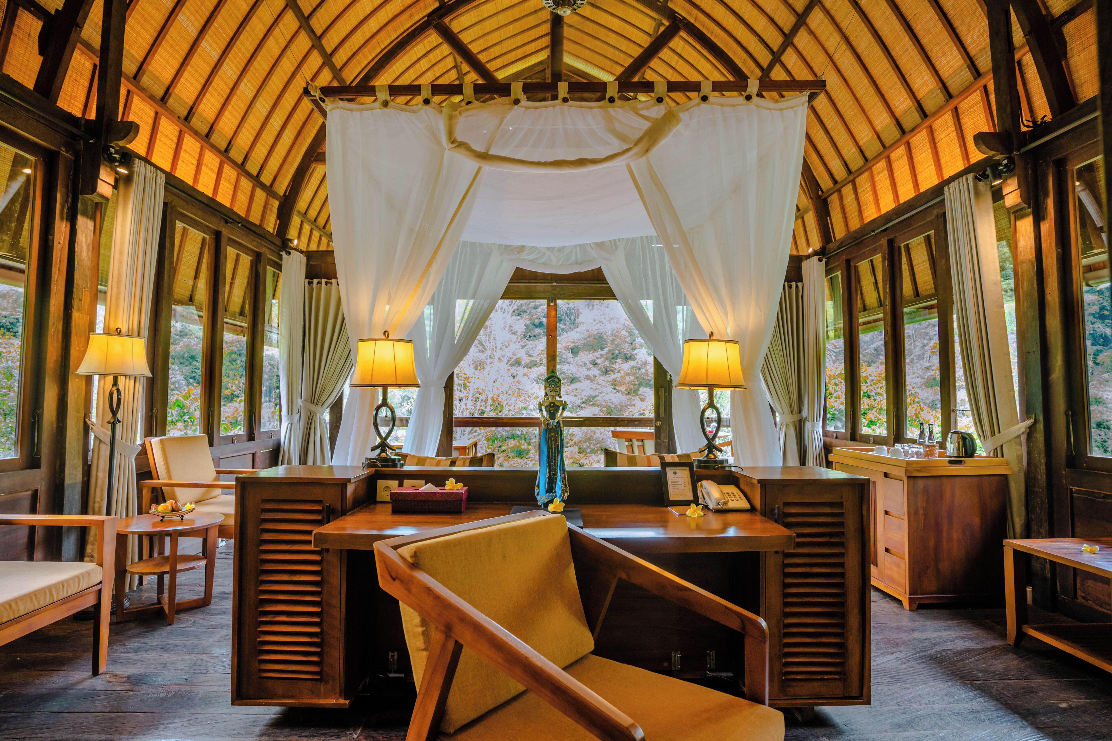 Superior Chalet | Frigobar, cofres nos quartos, individualmente decorados