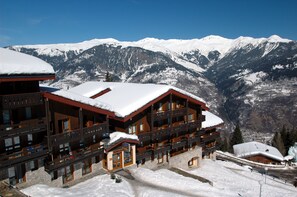 Front of property - Residence Les Brigues (Courchevel)
