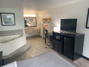 Room, 1 Queen Bed, Non Smoking | In-room safe, desk, iron/ironing board, free WiFi