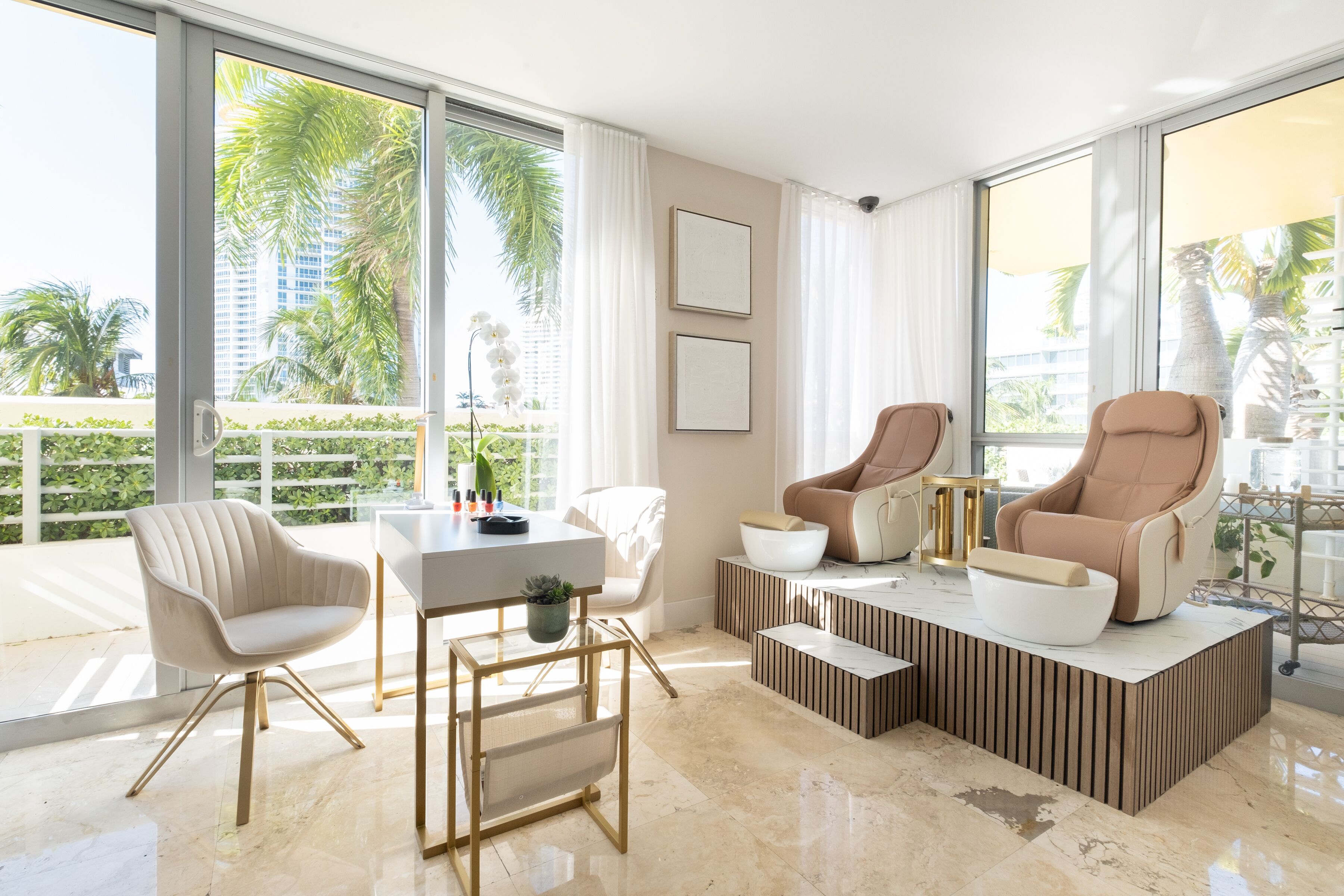 couples treatment room(s), body treatments, hot stone massages