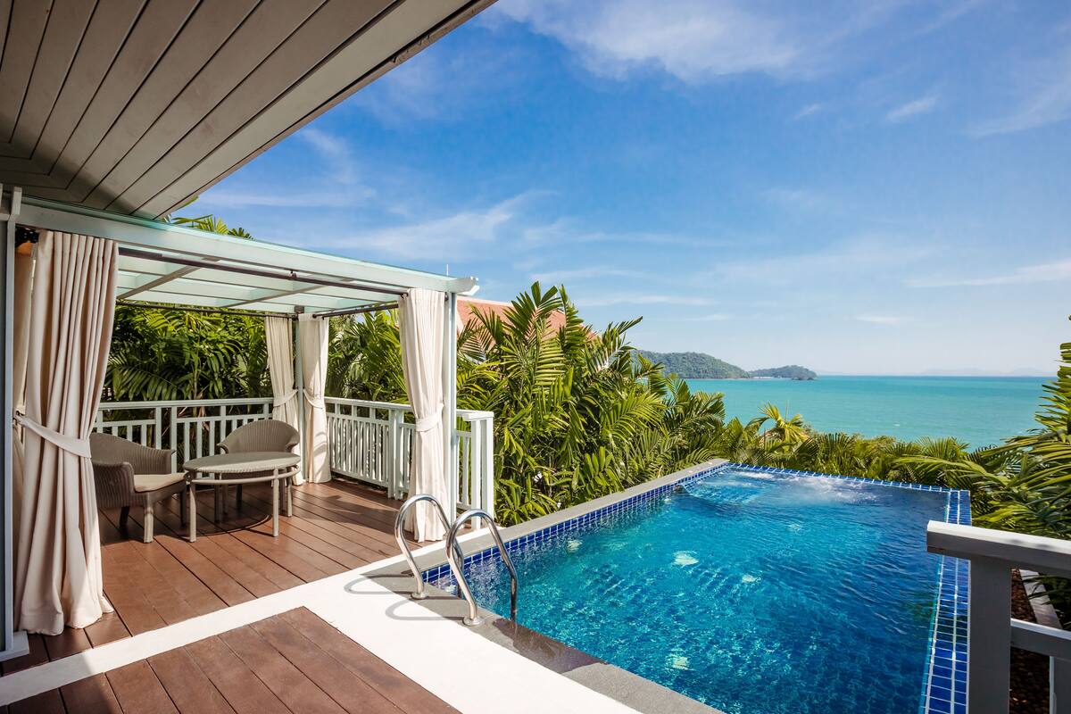 Private pool