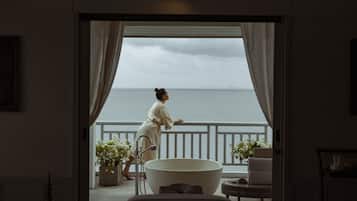 Couples treatment rooms, sauna, hot tub, Turkish bath, body treatments