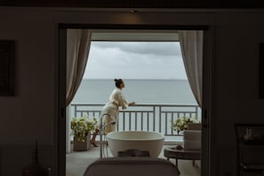 Couples treatment rooms, sauna, hot tub, Turkish bath, body treatments