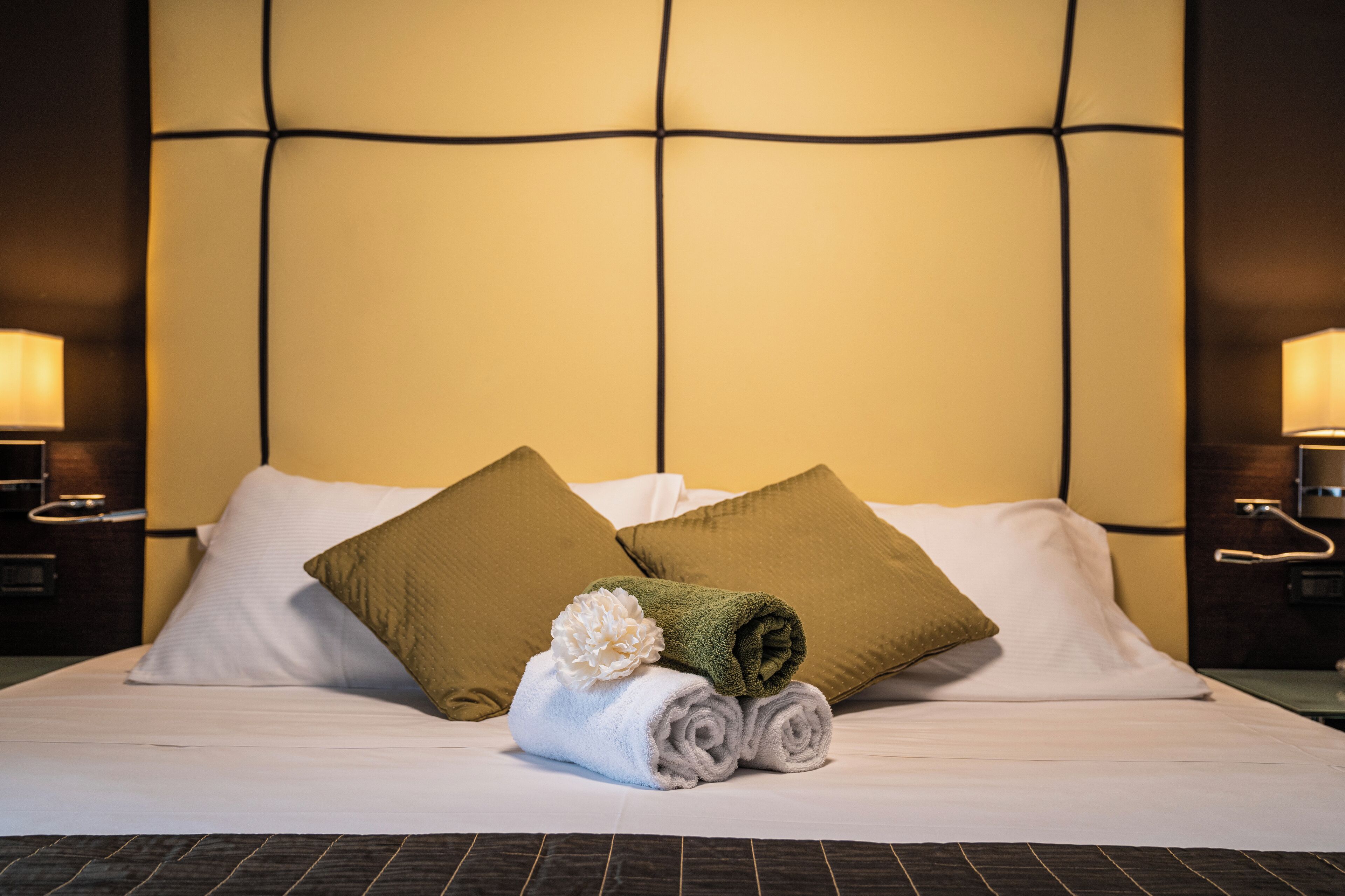 double room, 1 double bed | minibar, in-room safe, desk, blackout curtains