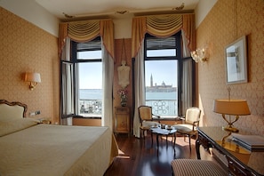 Premium bedding, pillowtop beds, minibar, in-room safe