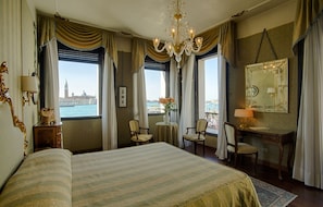 Ropa de cama de alta calidad, colchones con acolchado adicional, minibar