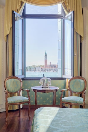 Premium bedding, pillowtop beds, minibar, in-room safe