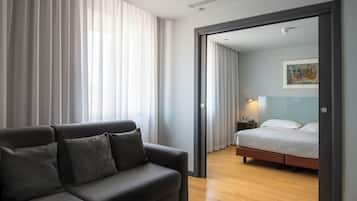 Suite Junior | Biancheria da letto ipoallergenica, minibar, una cassaforte in camera