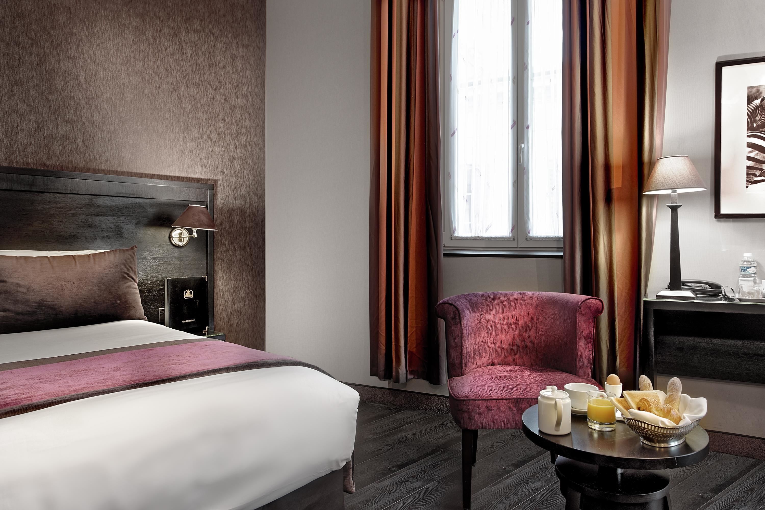 Junior suite, 1 queensize bed, niet-roken, balkon | Luxe beddengoed, pillowtop-bedden, een gratis minibar