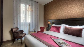 Deluxe-Zimmer, 1 Queen-Bett | Hochwertige Bettwaren, Pillowtop-Betten, kostenlose Minibar, Zimmersafe