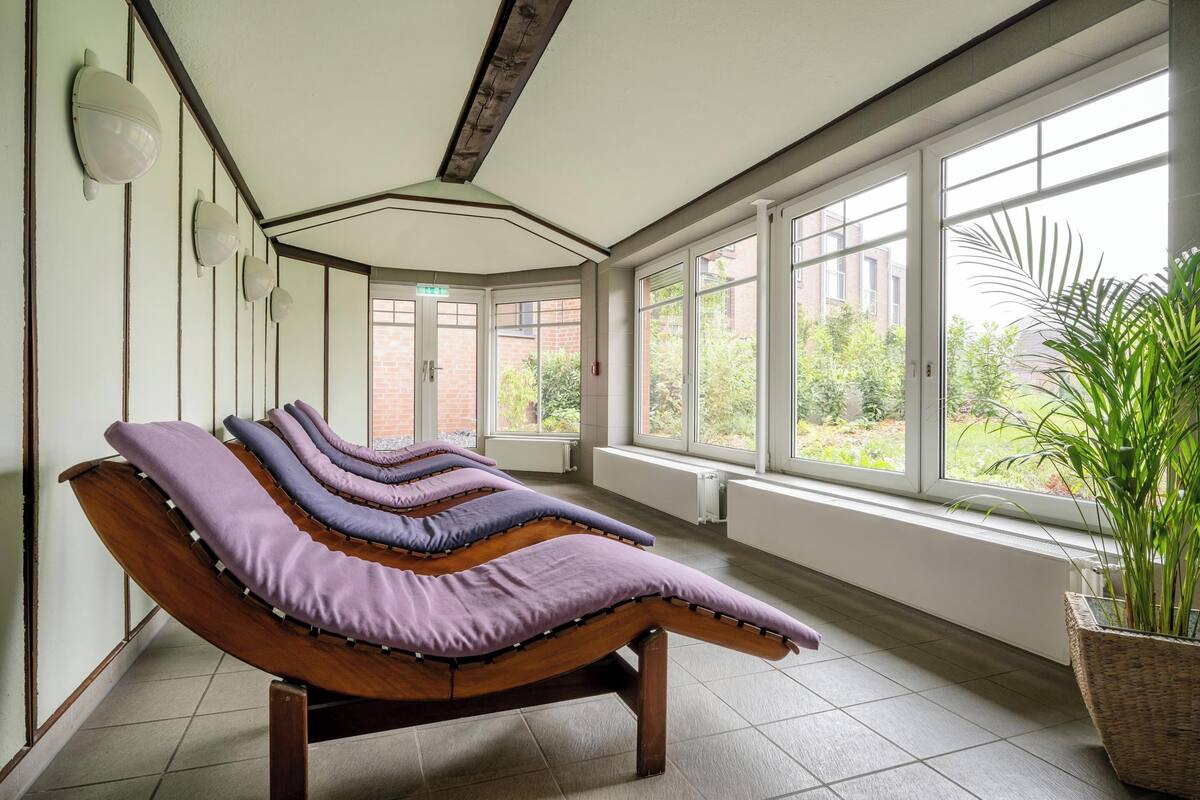 sauna, hot tub, steam room, body treatments, hydrotherapy, aromatherapy