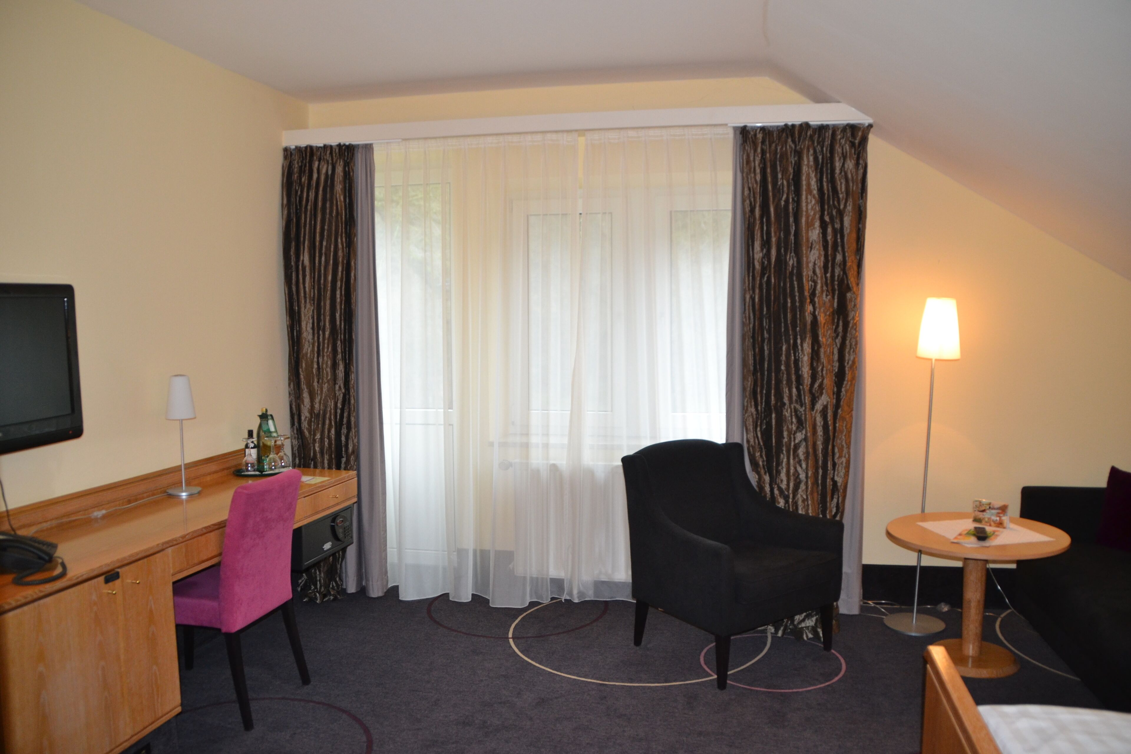 comfort room | 1 bedroom, hypo-allergenic bedding, minibar, in-room safe