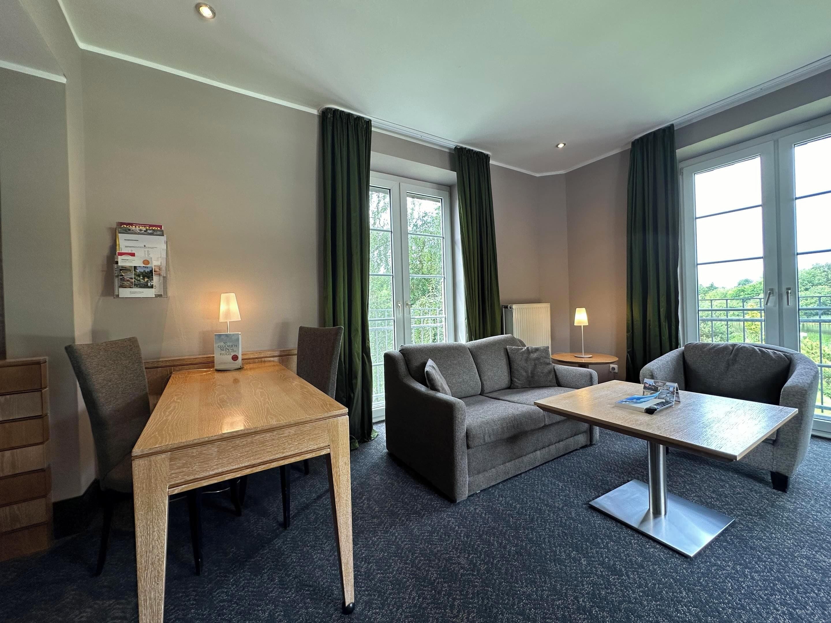 deluxe room | 1 bedroom, hypo-allergenic bedding, minibar, in-room safe