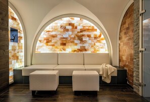Sauna, bain à remous, hammam, soins corporels, soins d'hydrothérapie