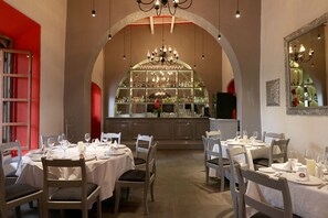 Breakfast, lunch and dinner served - Hotel Misión Grand Juriquilla (Querétaro)