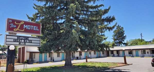Front of property - The L Motel (Flagstaff)