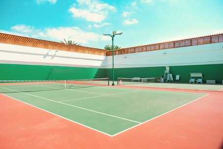 Dubai Marine Beach Resort Spa - Image 65