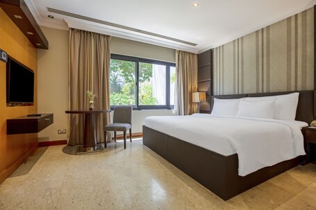Dubai Marine Beach Resort Spa - Image 46
