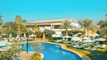 3 Außenpools, geöffnet von 07:00 Uhr bis 19:00 Uhr, Cabañas (kostenlos)