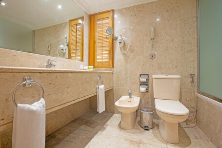 Dubai Marine Beach Resort Spa - Image 55