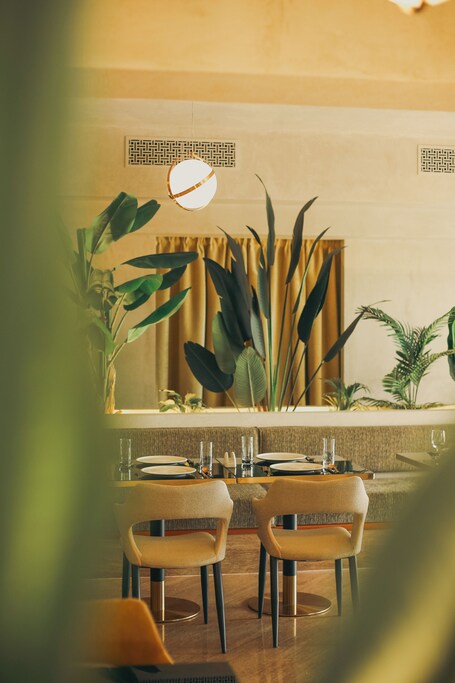 Dubai Marine Beach Resort Spa - Image 89