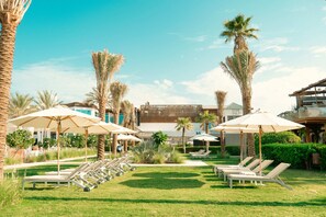 Exterior - Dubai Marine Beach Resort & Spa (Dubai)