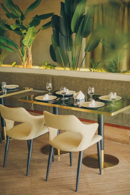 Dubai Marine Beach Resort Spa - Image 51