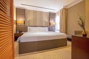 Family Room | Premium bedding, minibar, in-room safe, desk