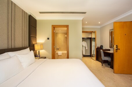 Dubai Marine Beach Resort Spa - Image 87