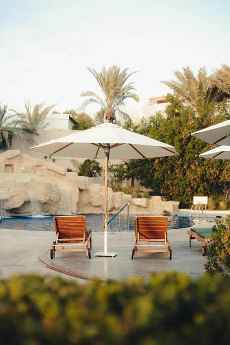 Dubai Marine Beach Resort Spa - Image 33