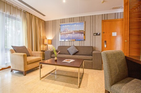 Dubai Marine Beach Resort Spa - Image 59