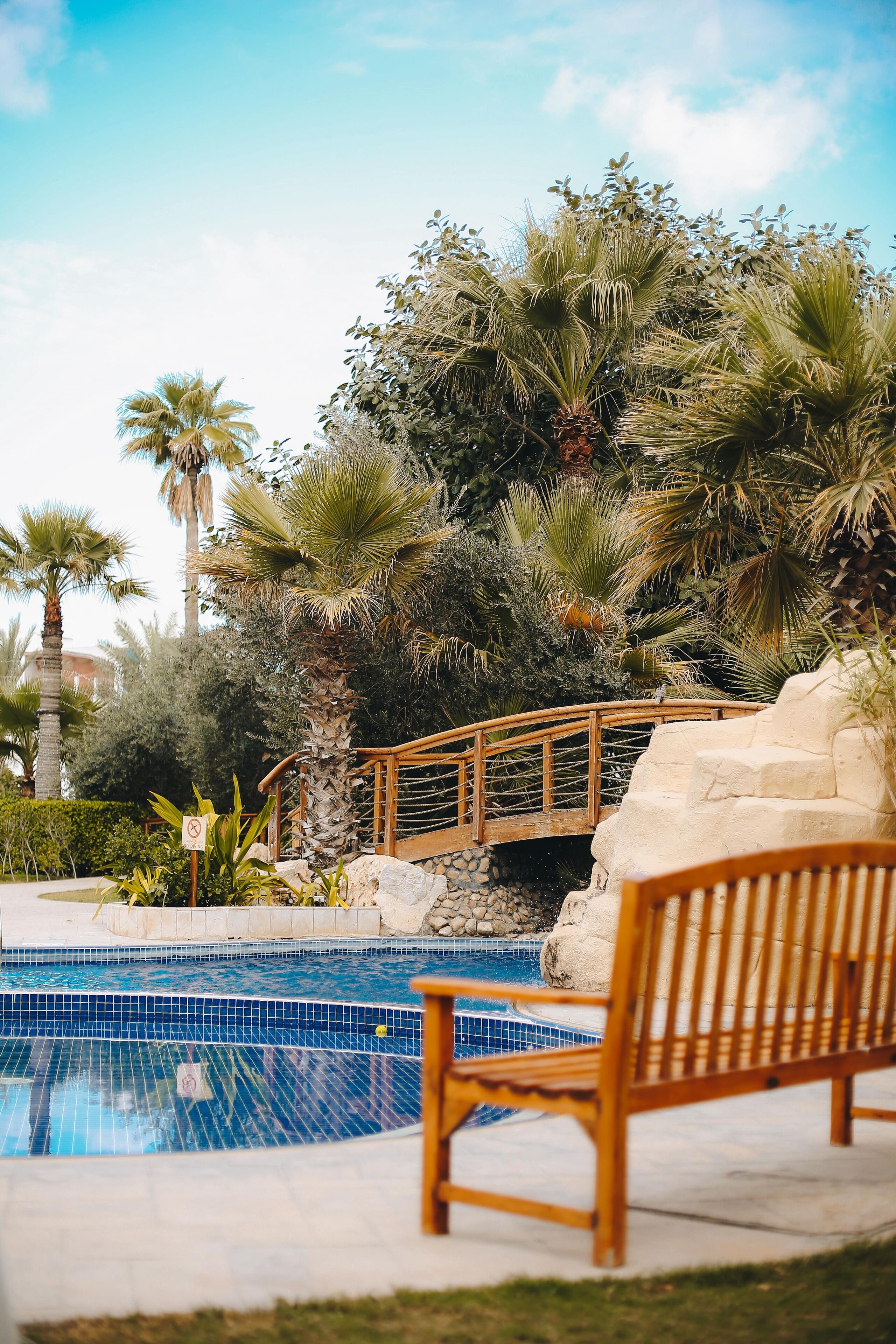 3 outdoor pools, open 7:00 AM to 7:00 PM, free pool cabanas